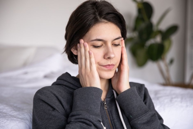 Acouphène oreille gauche : diagnostic et prise en charge