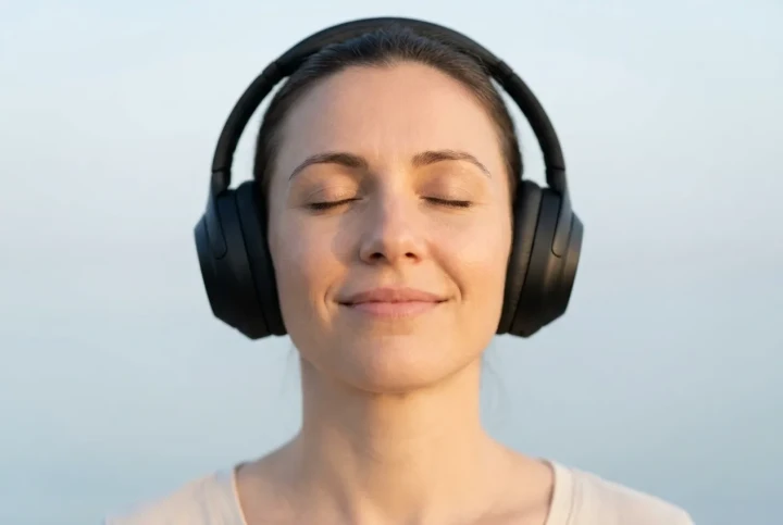 Thérapie sonore acouphènes : guide complet